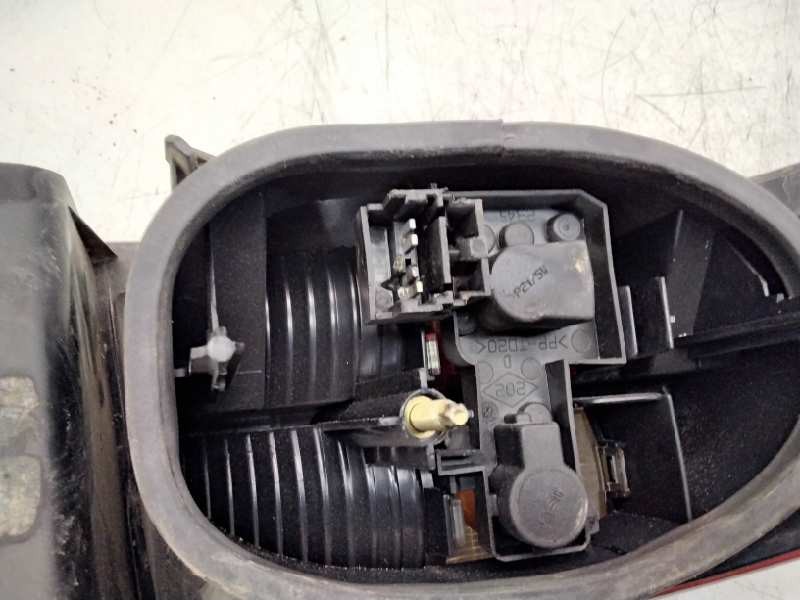 Recambio de piloto trasero derecho para renault laguna ii (bg0) authentique referencia OEM IAM 8200002474  