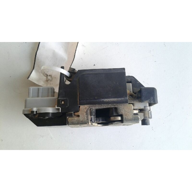Recambio de cerradura puerta trasera izquierda para citroen xsara berlina 1.9 td sx referencia OEM IAM 913769  