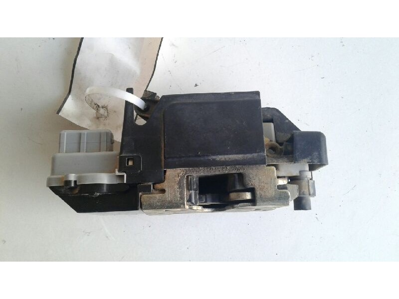 Recambio de cerradura puerta trasera izquierda para citroen xsara berlina 1.9 td sx referencia OEM IAM 913769  