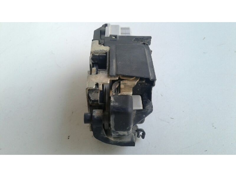 Recambio de cerradura puerta trasera izquierda para citroen xsara berlina 1.9 td sx referencia OEM IAM 913769  