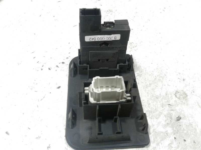 Recambio de regulador luces faros para renault clio ii fase ii (b/cb0) base authentique referencia OEM IAM   