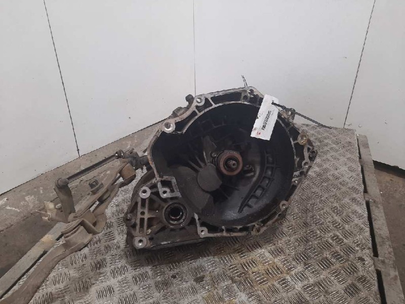 Recambio de caja cambios para opel corsa c club referencia OEM IAM F13C394  