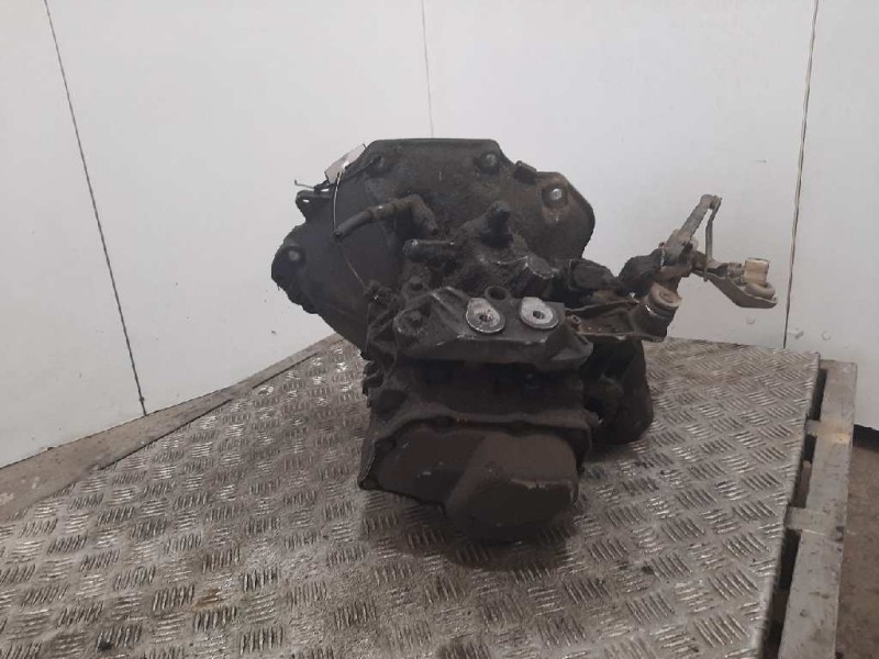 Recambio de caja cambios para opel corsa c club referencia OEM IAM F13C394  