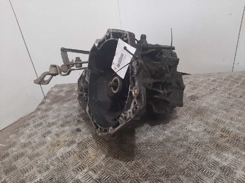 Recambio de caja cambios para opel corsa c club referencia OEM IAM F13C394  