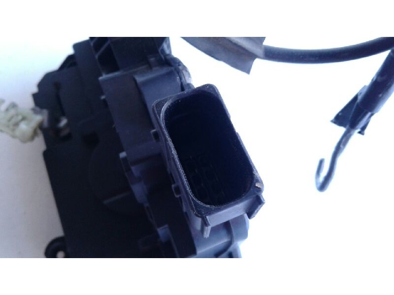 Recambio de cerradura puerta delantera izquierda para opel corsa d selective referencia OEM IAM 13258270  