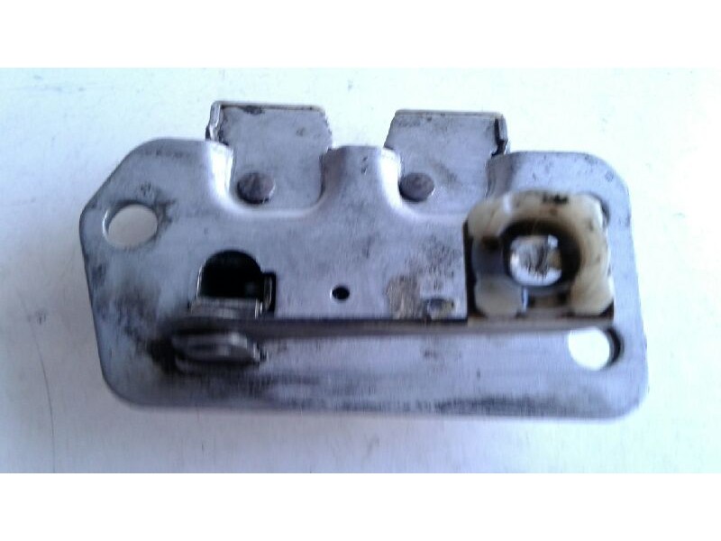 Recambio de cerradura puerta trasera izquierda para nissan vanette cargo vanette cargo caja cerrada referencia OEM IAM   