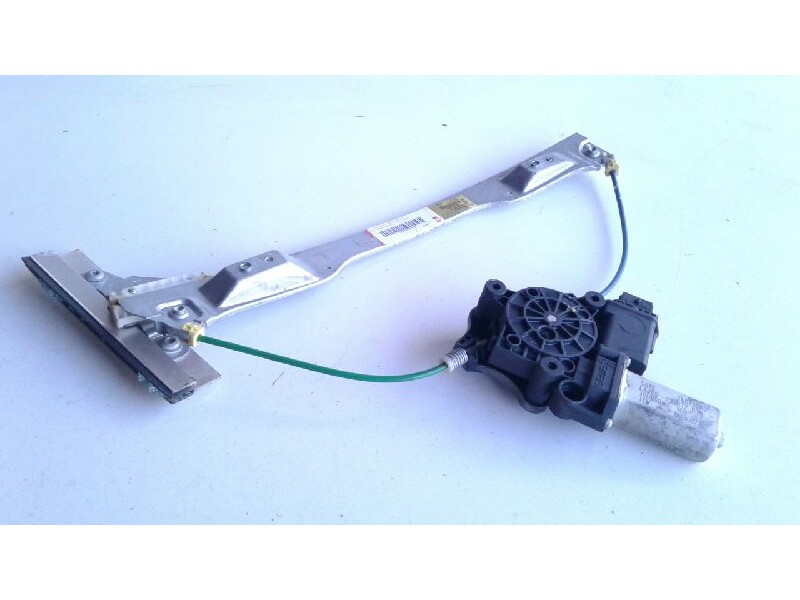 Recambio de elevalunas delantero derecho para opel corsa d selective referencia OEM IAM 13188483  