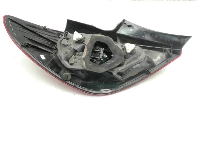 Recambio de piloto trasero derecho para opel corsa d selective referencia OEM IAM 132269051R  