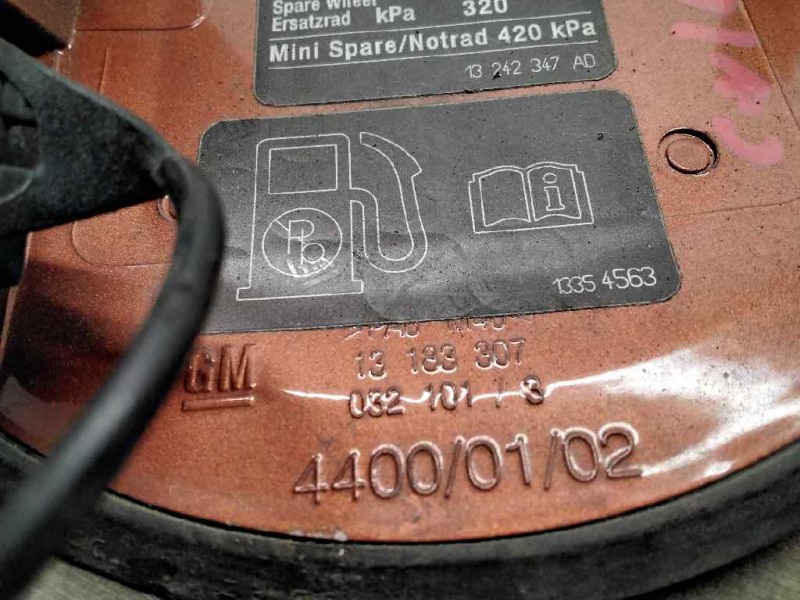 Recambio de tapa exterior combustible para opel corsa d selective referencia OEM IAM 13183307  