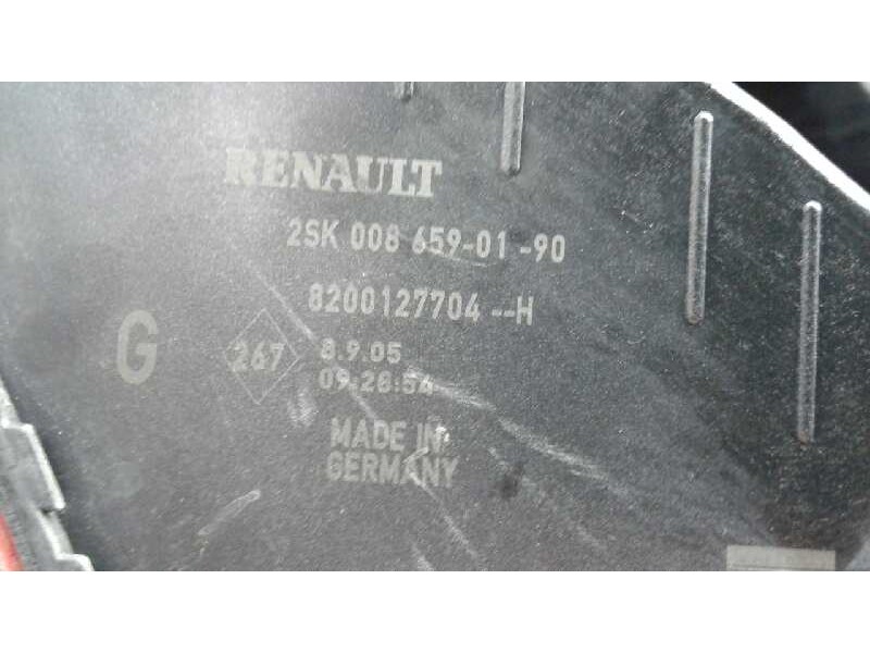 Recambio de piloto trasero derecho para renault scenic ii authentique referencia OEM IAM 8200127702  