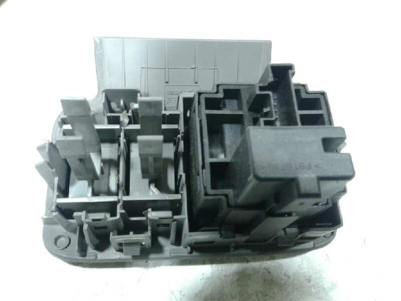 Recambio de regulador luces faro delantero para renault scenic ii dynamique referencia OEM IAM 8200140985  