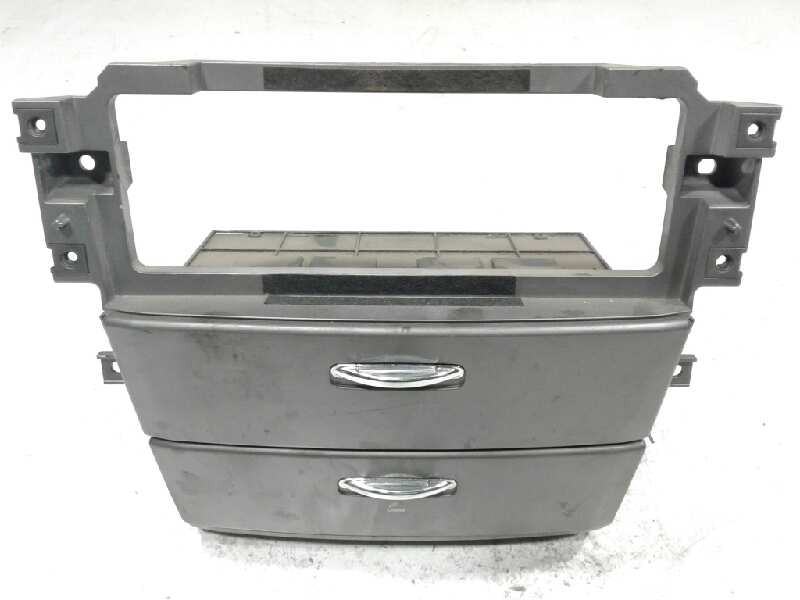 Recambio de cenicero para kia sorento 2.5 crdi emotion referencia OEM IAM 608290F  