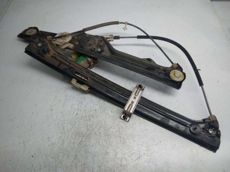 Recambio de elevalunas delantero derecho para bmw x5 (e70) 3.0d referencia OEM IAM 7166380E  