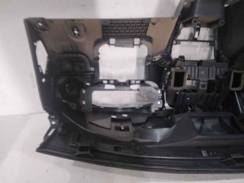 Recambio de salpicadero para dacia sandero laureate referencia OEM IAM   