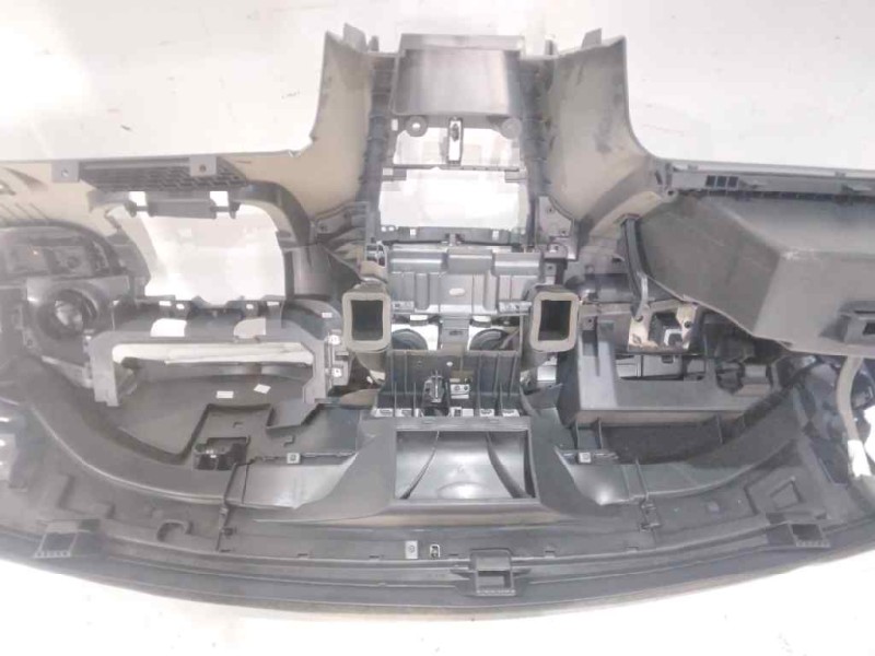 Recambio de salpicadero para dacia sandero laureate referencia OEM IAM   