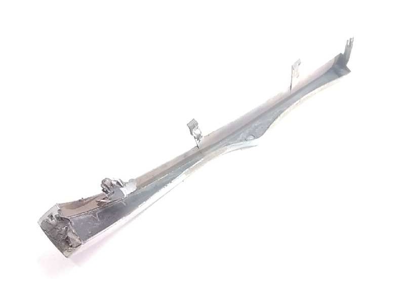 Recambio de cerquillo faro derecho para bmw serie 3 berlina (e46) 320d referencia OEM IAM 11460913 51137030554 