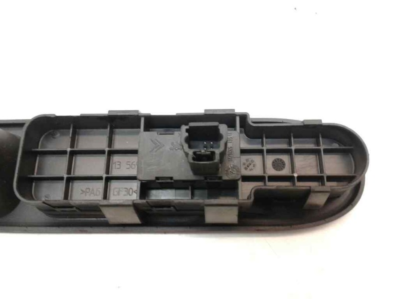 Recambio de mando elevalunas delantero derecho para peugeot 307 break / sw (s1) break xs referencia OEM IAM 532625  