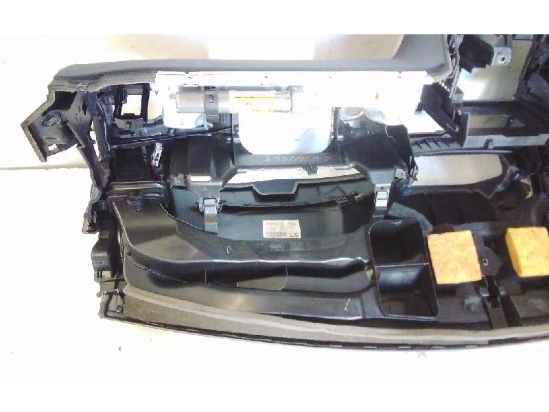 Recambio de salpicadero para mercedes clase clk (w207) coupe 250 cdi blueefficiency (207.303) referencia OEM IAM A2078320045  