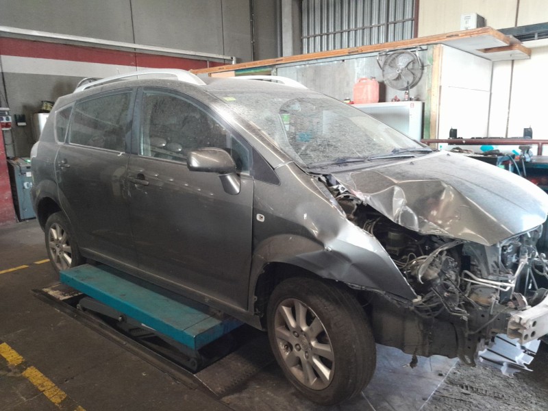 toyota corolla verso (r1) del año 2005