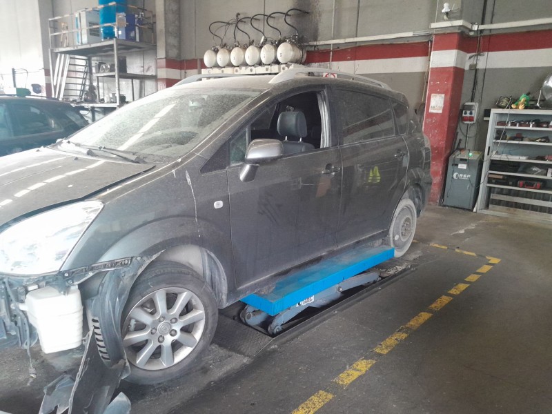 toyota corolla verso (r1) del año 2005