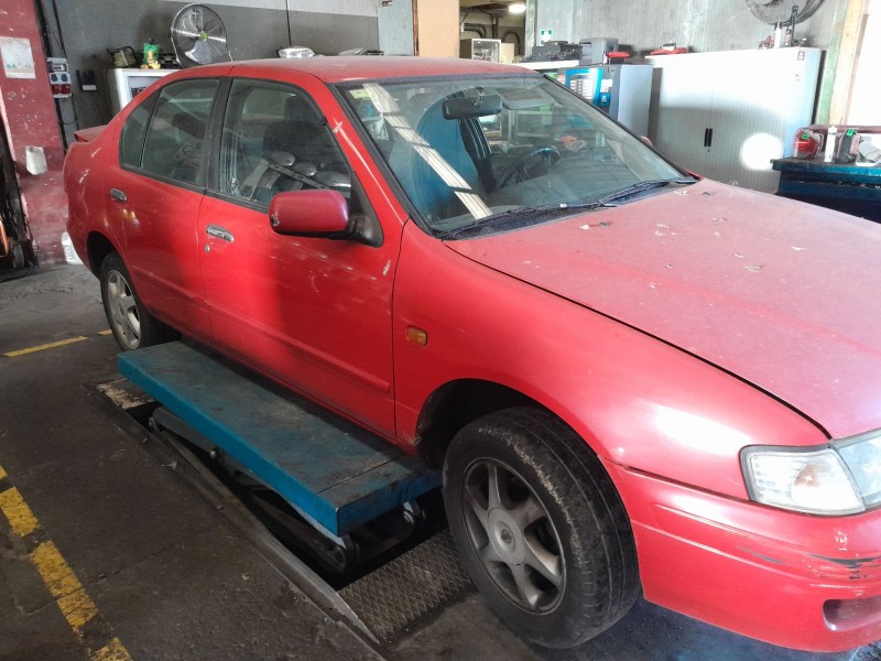 nissan primera berlina (p11) del año 1999