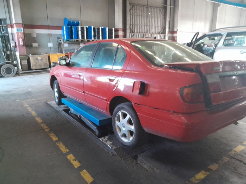 nissan primera berlina (p11) del año 1999