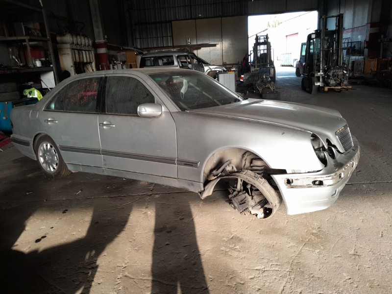 mercedes clase e (w210) berlina diesel del año 1999