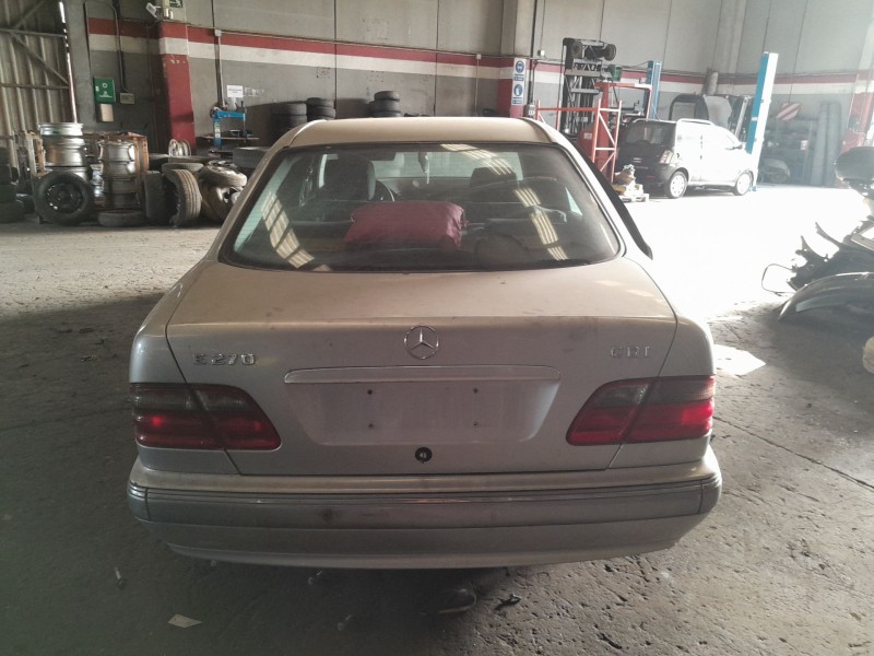 mercedes clase e (w210) berlina diesel del año 1999