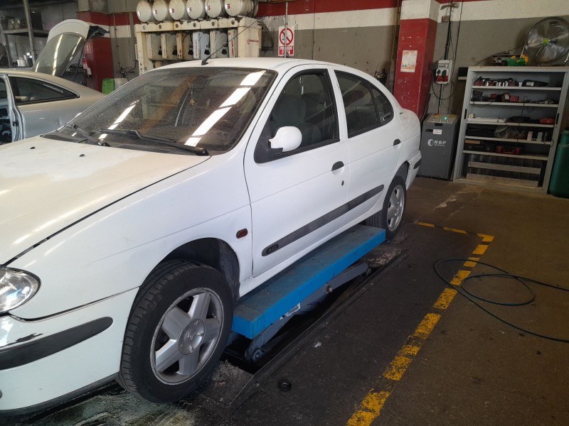renault megane i fase 2 classic (la..) del año 2000