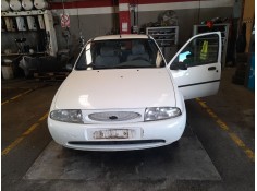 ford fiesta berlina del año 1998