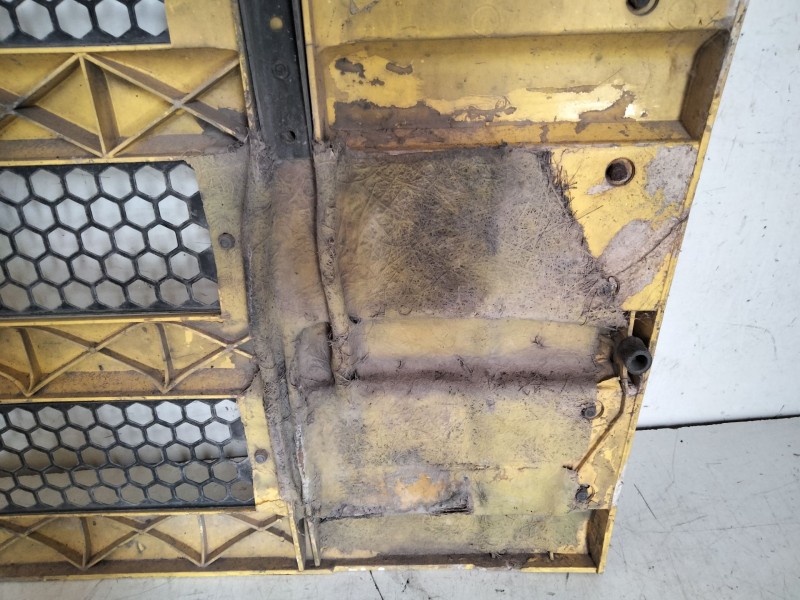 Recambio de calandra para scania serie 4 124 referencia OEM IAM   