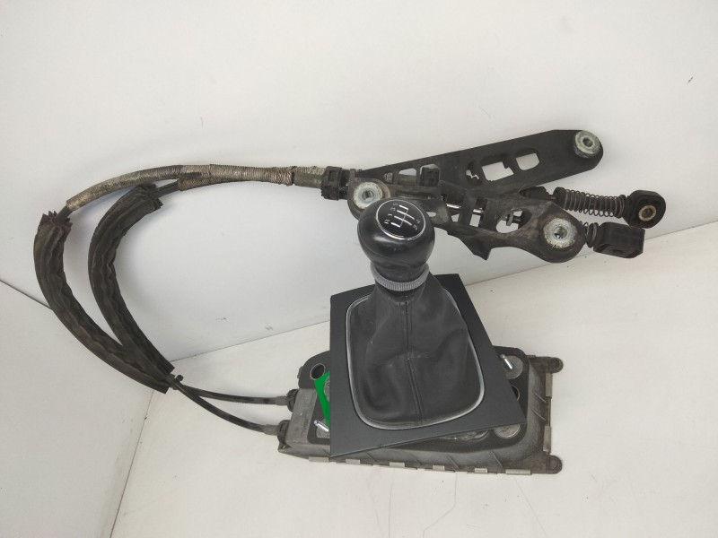 Recambio de palanca cambio para audi a3 (8p) 1.6 tdi ambiente referencia OEM IAM 1k0711049CG  