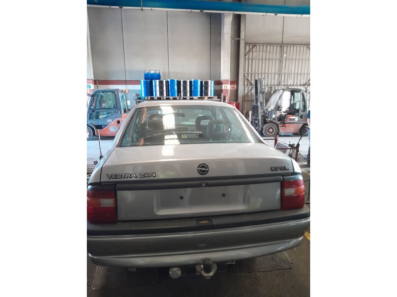 opel vectra a del año 1992