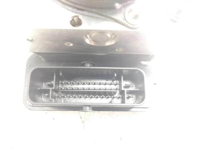 Recambio de abs para renault arkana e-tech 1.6 hybrid referencia OEM IAM 476606196R  