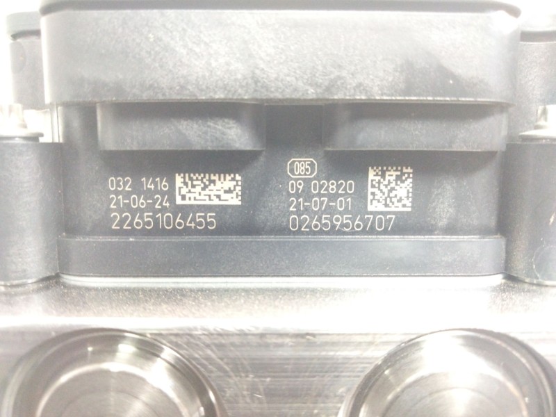 Recambio de abs para renault arkana e-tech 1.6 hybrid referencia OEM IAM 476606196R  