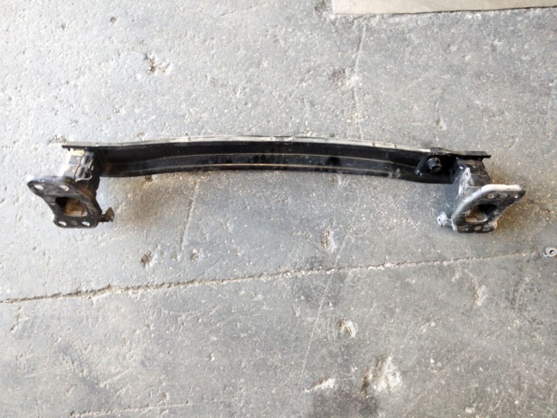 Recambio de refuerzo paragolpes delantero para skoda yeti referencia OEM IAM   