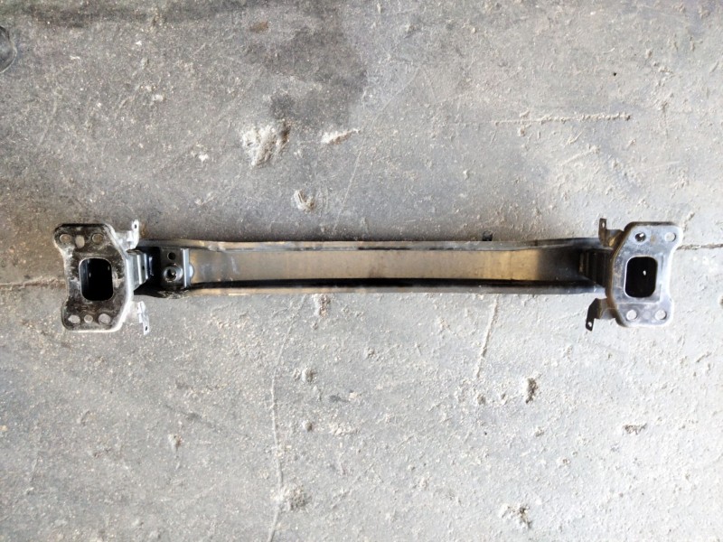 Recambio de refuerzo paragolpes delantero para skoda yeti referencia OEM IAM   