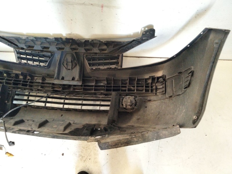 Recambio de paragolpes delantero para renault megane ii classic berlina confort authentique referencia OEM IAM   