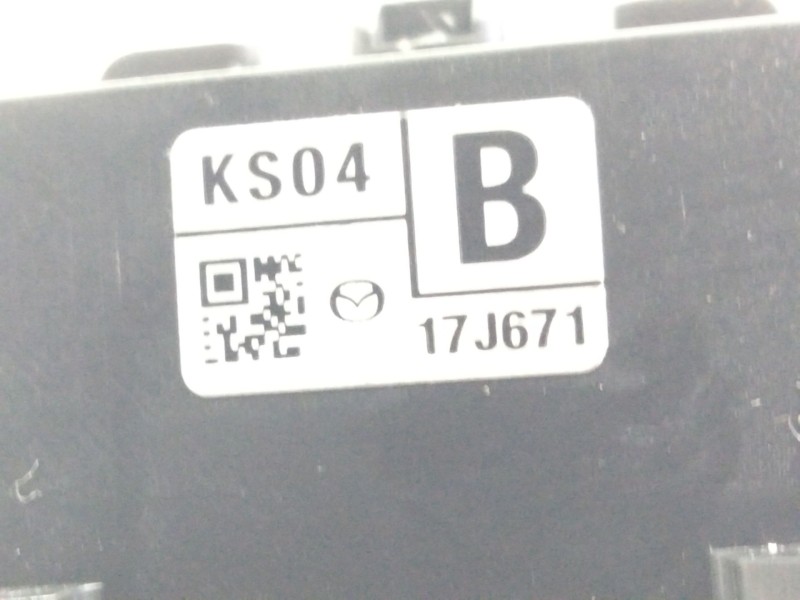 Recambio de mando limpia para mazda cx-5 2.0 cat referencia OEM IAM 17J671  