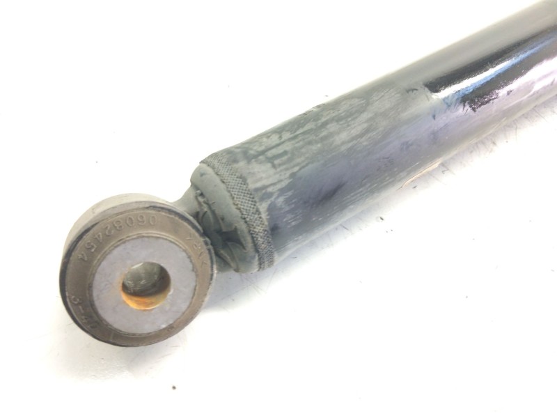 Recambio de amortiguador trasero derecho para mazda cx-5 2.0 cat referencia OEM IAM KB8M28700A  