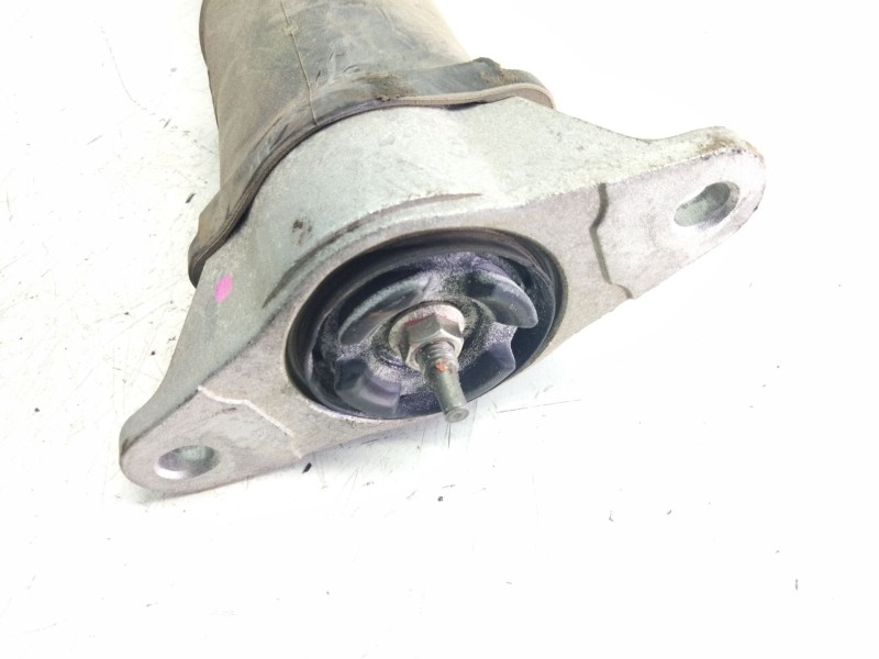 Recambio de amortiguador trasero derecho para mazda cx-5 2.0 cat referencia OEM IAM KB8M28700A  