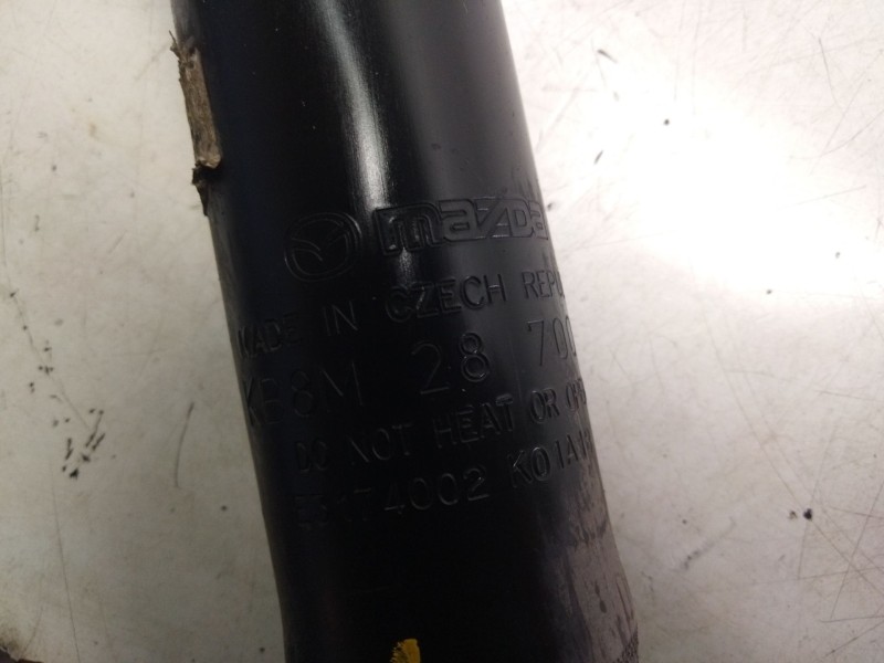Recambio de amortiguador trasero derecho para mazda cx-5 2.0 cat referencia OEM IAM KB8M28700A  