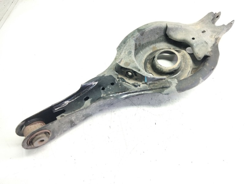 Recambio de brazo suspension inferior trasero derecho para mazda cx-5 2.0 cat referencia OEM IAM   