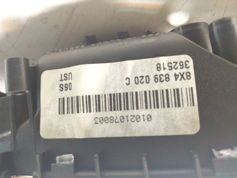 Recambio de maneta interior trasera derecha para audi a1 (8xk) 1.0 tfsi referencia OEM IAM 8X4839020C  