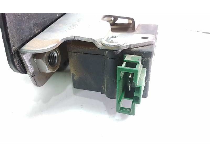 Recambio de cerradura porton trasera derecha para land rover discovery v6 td se referencia OEM IAM 51247016050  