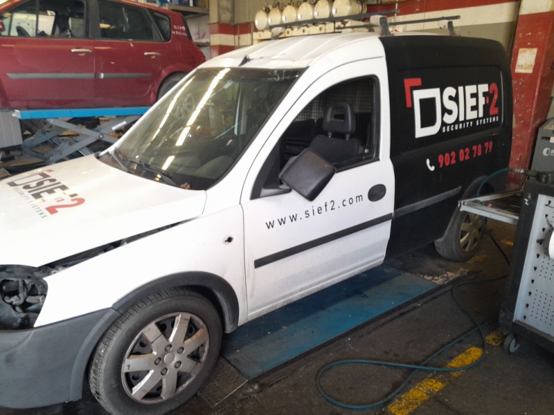 opel combo (corsa c) del año 2008