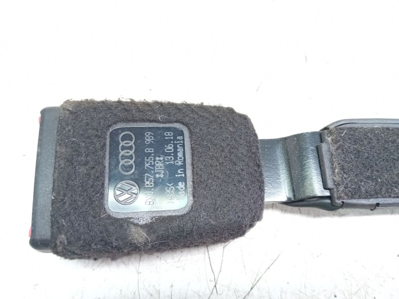 Recambio de enganche delantero izquierdo para audi a1 (8xk) 1.0 tfsi referencia OEM IAM 8x0857755B989  