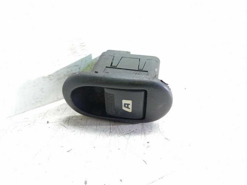 Recambio de mando elevalunas delantero izquierdo para citroen c3 1.1 referencia OEM IAM 96401469XT  