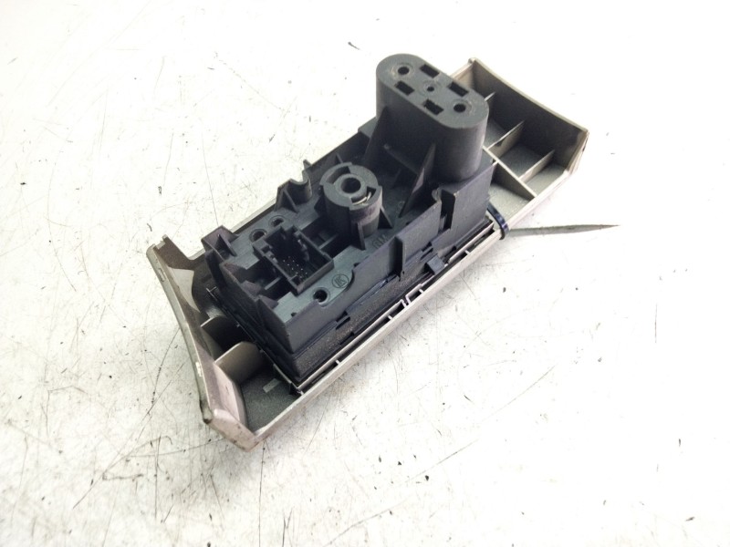 Recambio de mando luces para opel astra h ber. 1.7 16v cdti referencia OEM IAM 13100128  