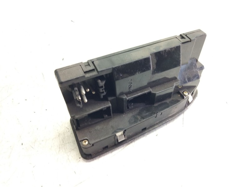 Recambio de mando elevalunas delantero izquierdo para bmw serie 5 berlina (e39) 523i referencia OEM IAM 6904306  